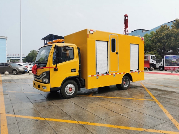 東風小多利卡救險車